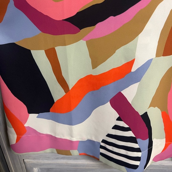 Crosby By Mollie Burch Bold Abstract Terrain/Polka For Nora Top V-Neck Blouse - Picture 3 of 6